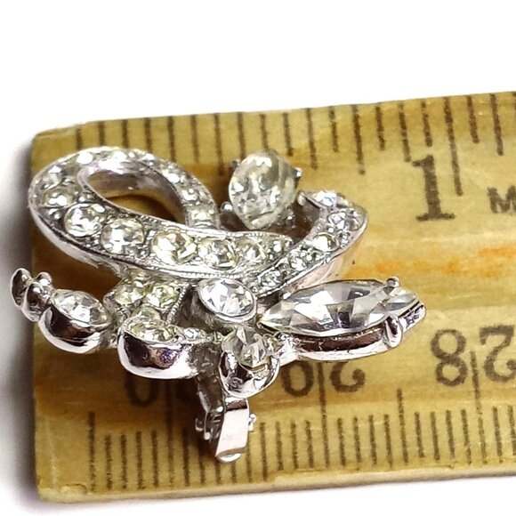 Vintage Timeless Classic ORA Earrings1940s Clip on Cluster Costume Regency - Picture 6 of 10